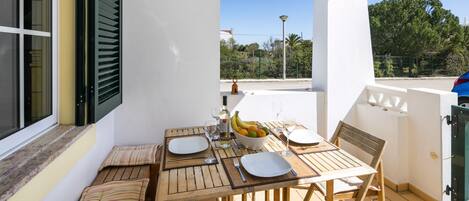 House | Outdoor dining