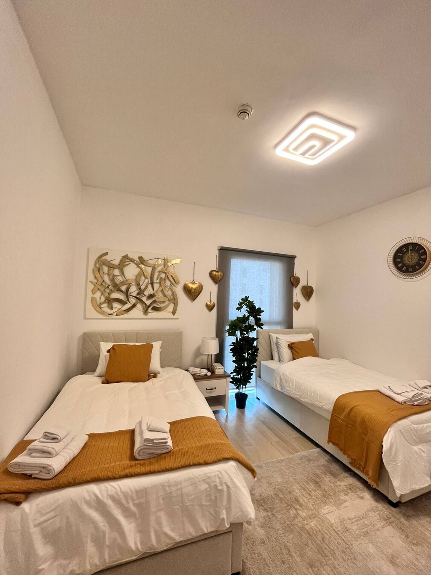 2 chambres, fer et planche à repasser, Wi-Fi gratuit, draps fournis