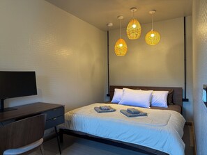 1 dormitorio, escritorio, wifi gratis y ropa de cama