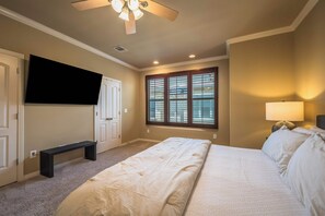 3 bedrooms, desk, iron/ironing board, WiFi