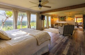 5 bedrooms, desk, iron/ironing board, WiFi