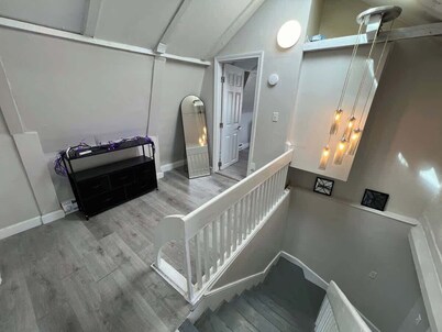 Downtown Salem retreat 3BD w/ parking