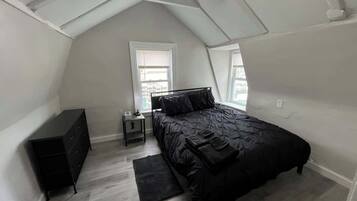 3 quartos, ferros/tábuas de passar roupa, Wi-Fi, roupa de cama