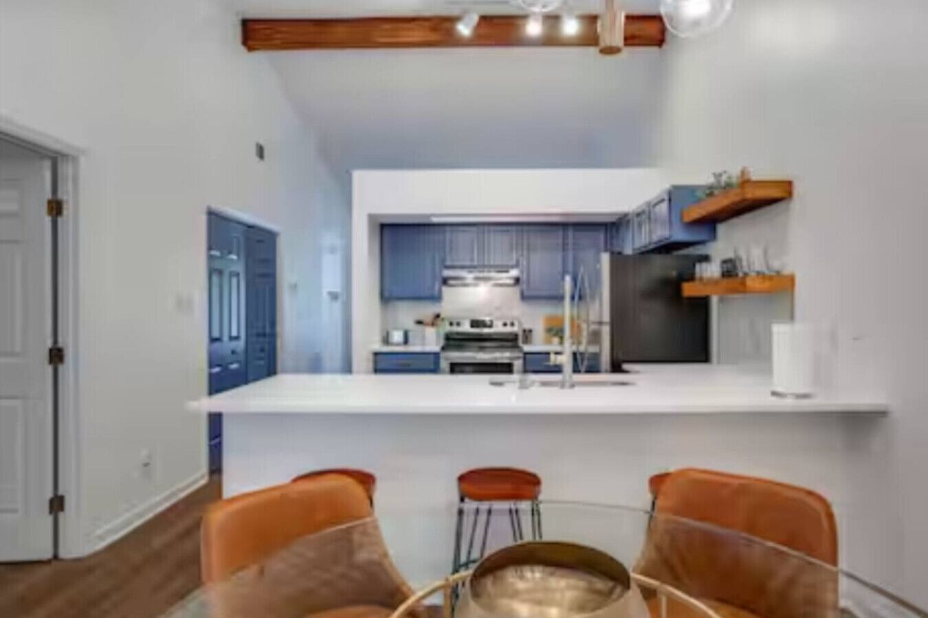 Refrigerador, microondas, horno y lavavajillas 