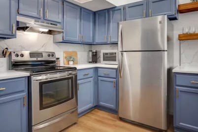 The Restful Retreat-sleeps 6 Duke UNC Chapel Hill