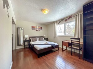 5 室のベッドルーム、デスク、アイロン / アイロン台、WiFi