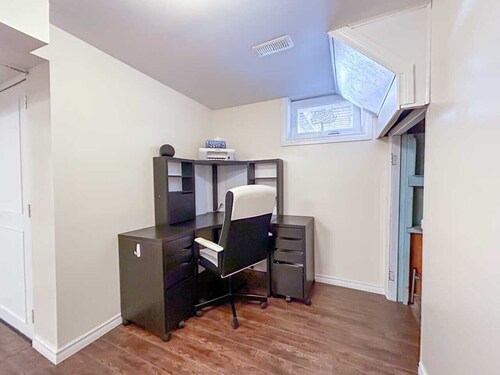 Centrally located, 5BR Bungalow