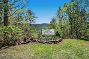 Property grounds - Mountain Views Indoor Pool & Sauna Fireplace (Gatlinburg)