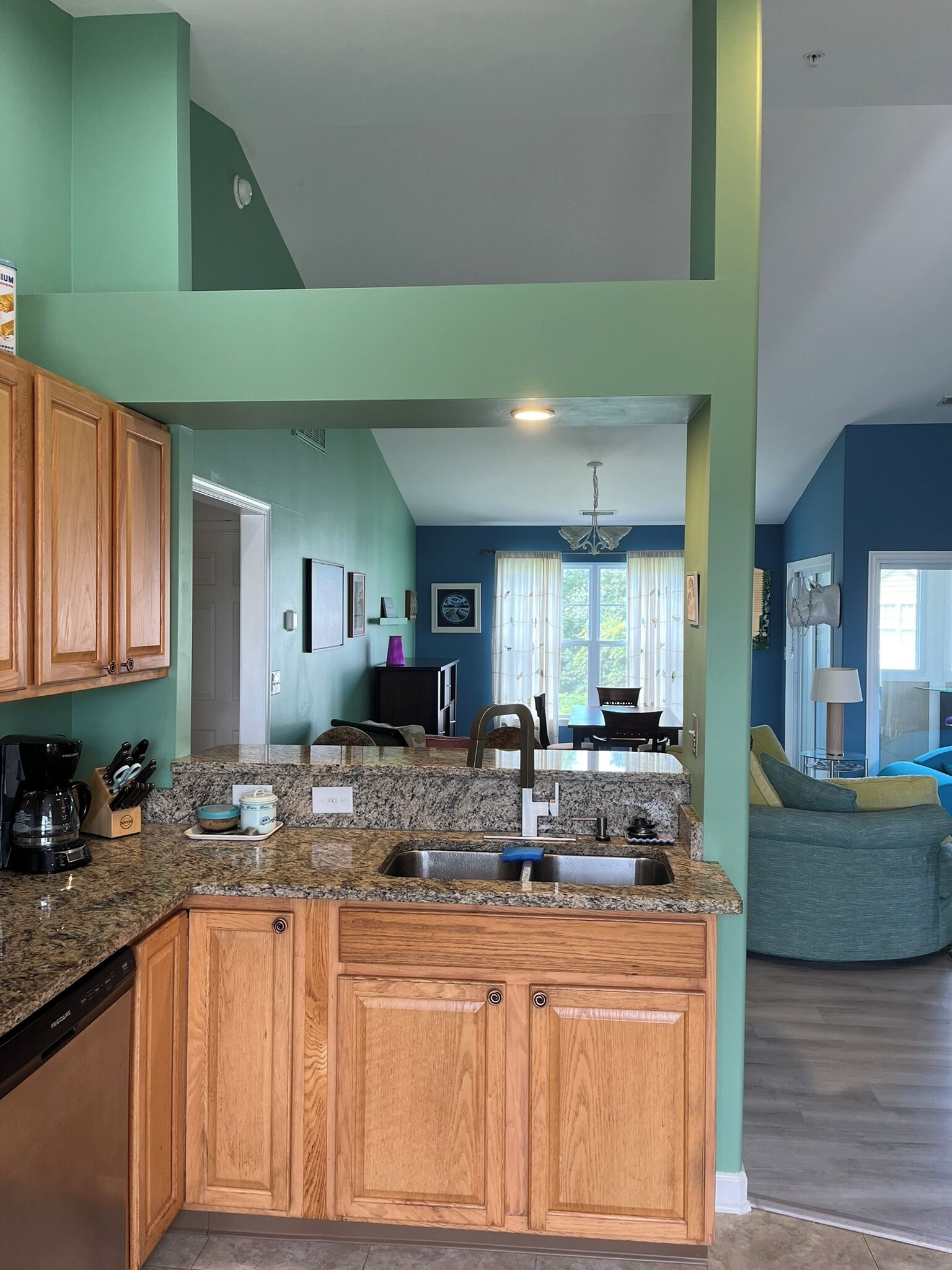 المنشأة من الداخل