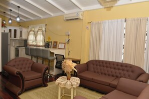 Living area - 3-bedroom apartment in awesome Georgetown with AC & Generator (Georgetown)