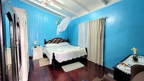 3 habitaciones, tabla de planchar con plancha, wifi y ropa de cama 