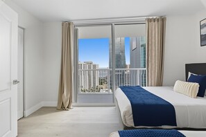 3 habitaciones, tabla de planchar con plancha, cuna de viaje y wifi 