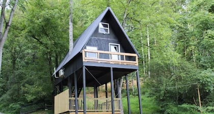 Tiny Treehouse Escape with Wi-Fi, Modern Amenities, BBQ Deck + Mountain Views