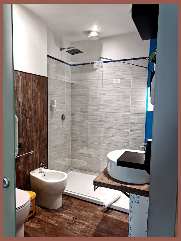 Double Room, 1 Queen Bed, Non Smoking, Air conditioning | Bathroom | Bidet