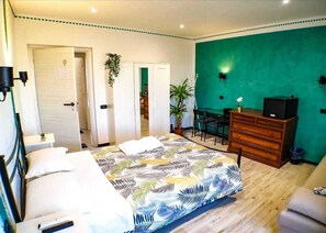 Blackout curtains, free WiFi, bed sheets
