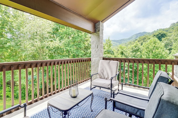 Apartment (3 Bedrooms) | Front of property