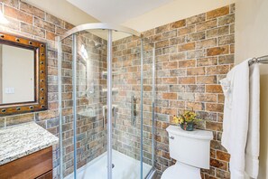 Apartment (4 Bedrooms) | Interior - Walk to Ski Shuttle: Dtwn Frisco Gem w/ Fireplace! (Frisco)