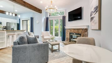 Apartment (2 Bedrooms) | Front of property