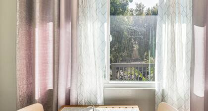 Pool Access & Private Deck: Mtn-view Bonita Studio