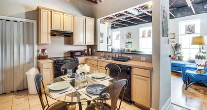 Walk to Corpus Christi Bay: Loft w/ Shaded Parking