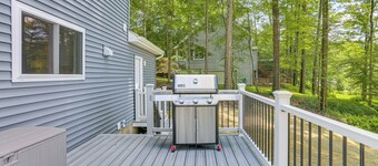 Boat, Fish & Unwind: Waterfront Gem in Pocono Mtns