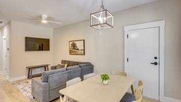 Apartemen (3 Bedrooms) | Bagian depan properti