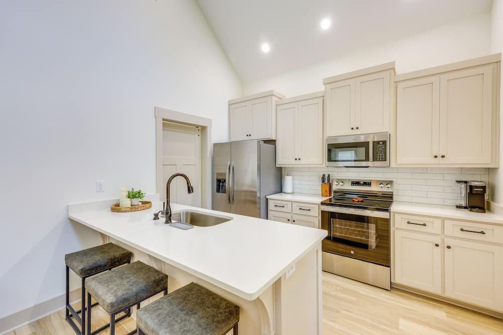 Walk to Sports Complex: Home in Millbrook! - Prattville, AL