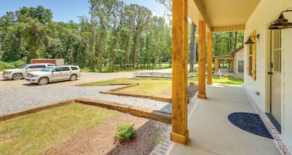 Walk to Sports Complex: Home in Millbrook!