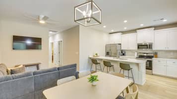House (3 Bedrooms) | Front of property