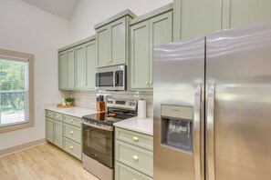 Interior - Walk to The Fields at 17 Springs: Millbrook Home! (Millbrook)