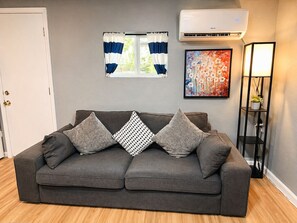 Living area - Guest house/Patio,Kitchen/parking/DFW (Irving)