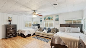 1 habitación, tabla de planchar con plancha, internet y ropa de cama
