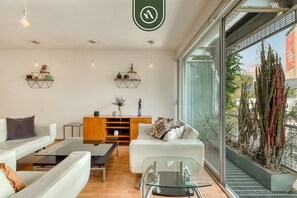 Apartment | 2 bedrooms, Internet - Centric 2 BR Condo - Roma - Rio de Janeiro Park (Mexico City)