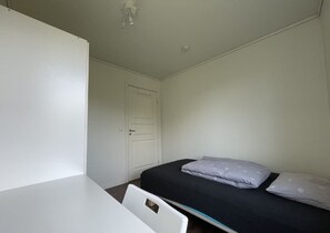 WiFi, bed sheets