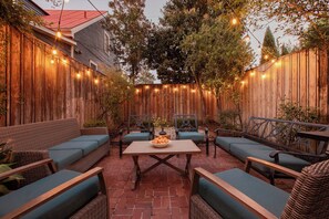 Unclassified image, 3 of 30, button