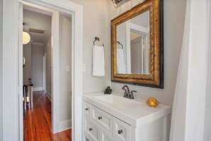 Shower, hair dryer, towels, shampoo - Charming, Historic Restored Home | Whitefield Sq (Savannah)