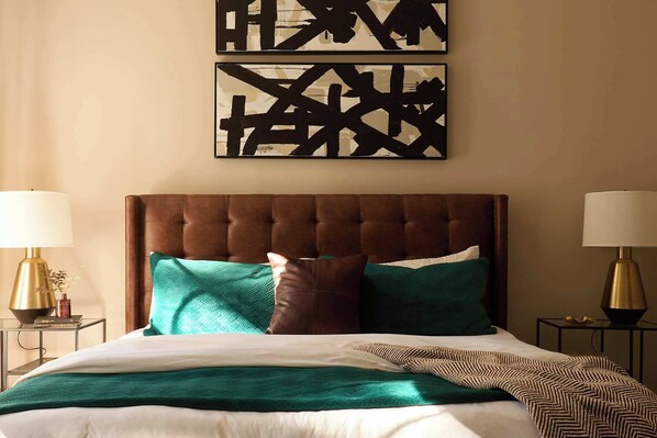 4 bedrooms, desk, iron/ironing board, travel crib