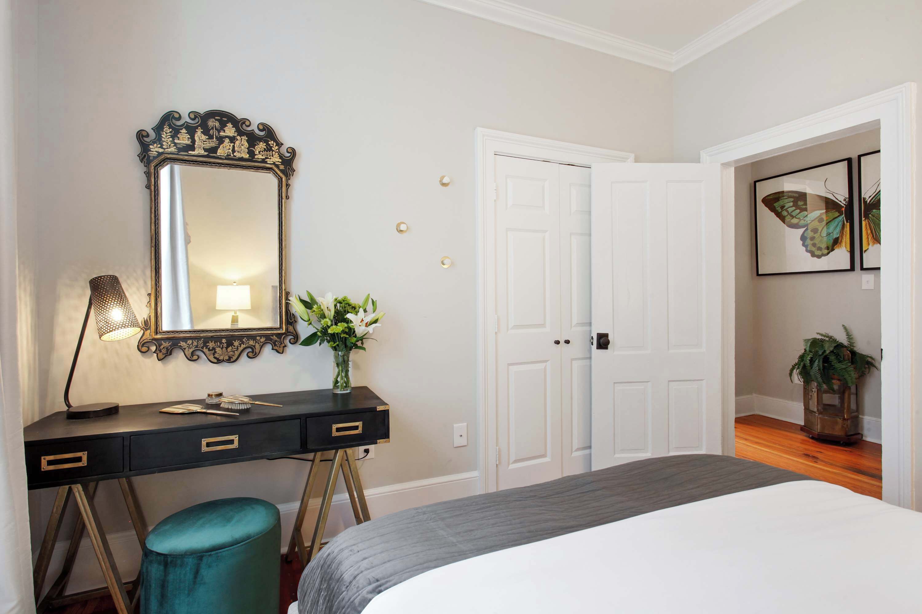 4 bedrooms, desk, iron/ironing board, free WiFi