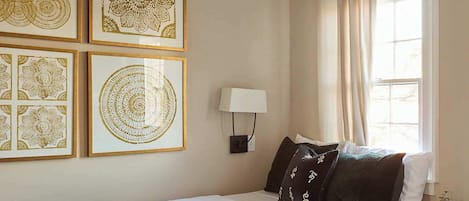 4 Schlafzimmer, Schreibtisch, Bügeleisen/Bügelbrett, Reisekinderbett