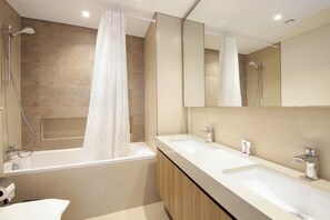 Apartment, City View | Bathroom