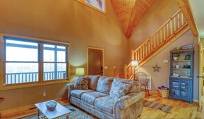 TV, fireplace, DVD player