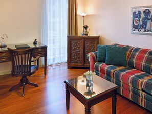 In-room safe, individually decorated, individually furnished, desk