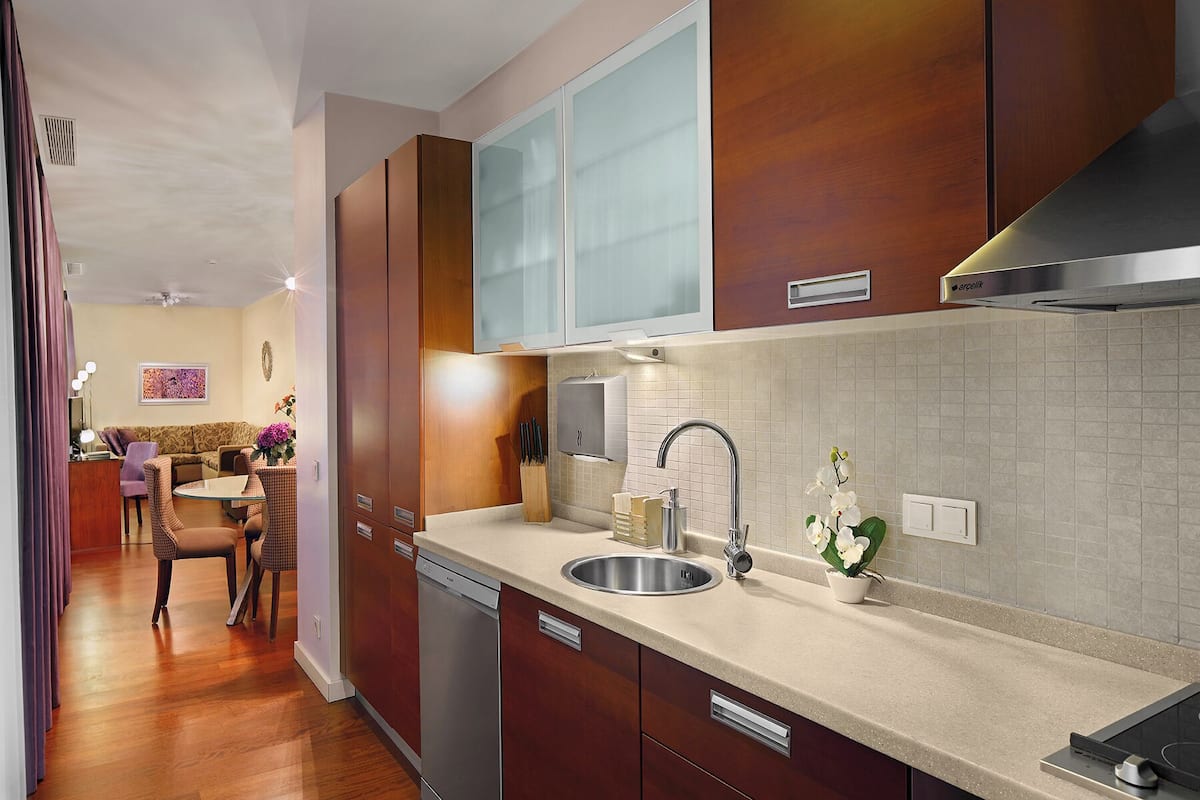 Junior Condo, Balcony | Private kitchen | Full-size fridge, microwave, oven, stovetop