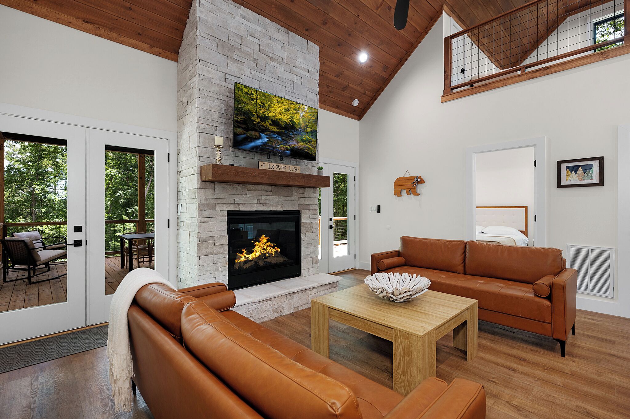 Smart-TV, Kamin, Videospiele