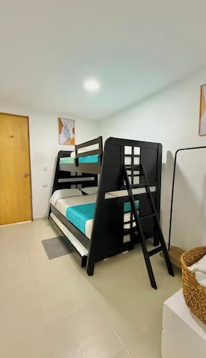 2 bedrooms, iron/ironing board, Internet, bed sheets