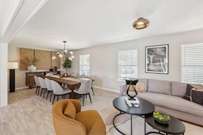 House, 6 Bedrooms | Interior