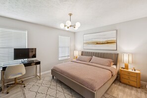 House, 6 Bedrooms
