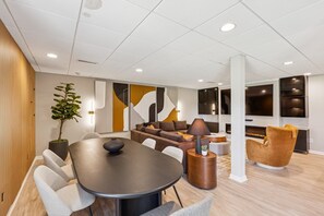 House, 6 Bedrooms | Interior
