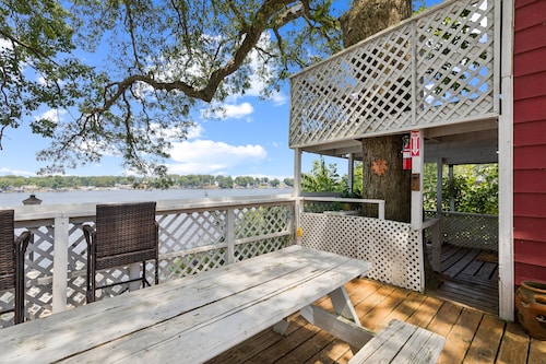 Dave's Last Resort Poolside - Long Stay Discount - Relaxing Cabin 3 1 Bedroom Hotel Room