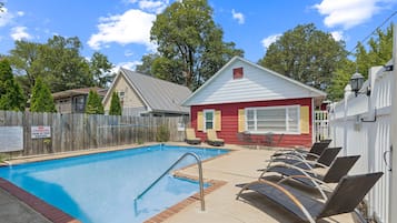 Room, 1 Bedroom | Pool